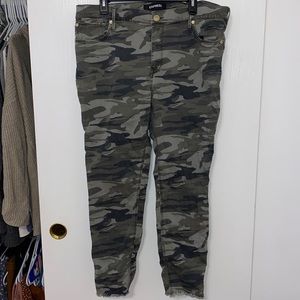 Express Camo Print Ankle Jeggings with Gold Zipper Detail